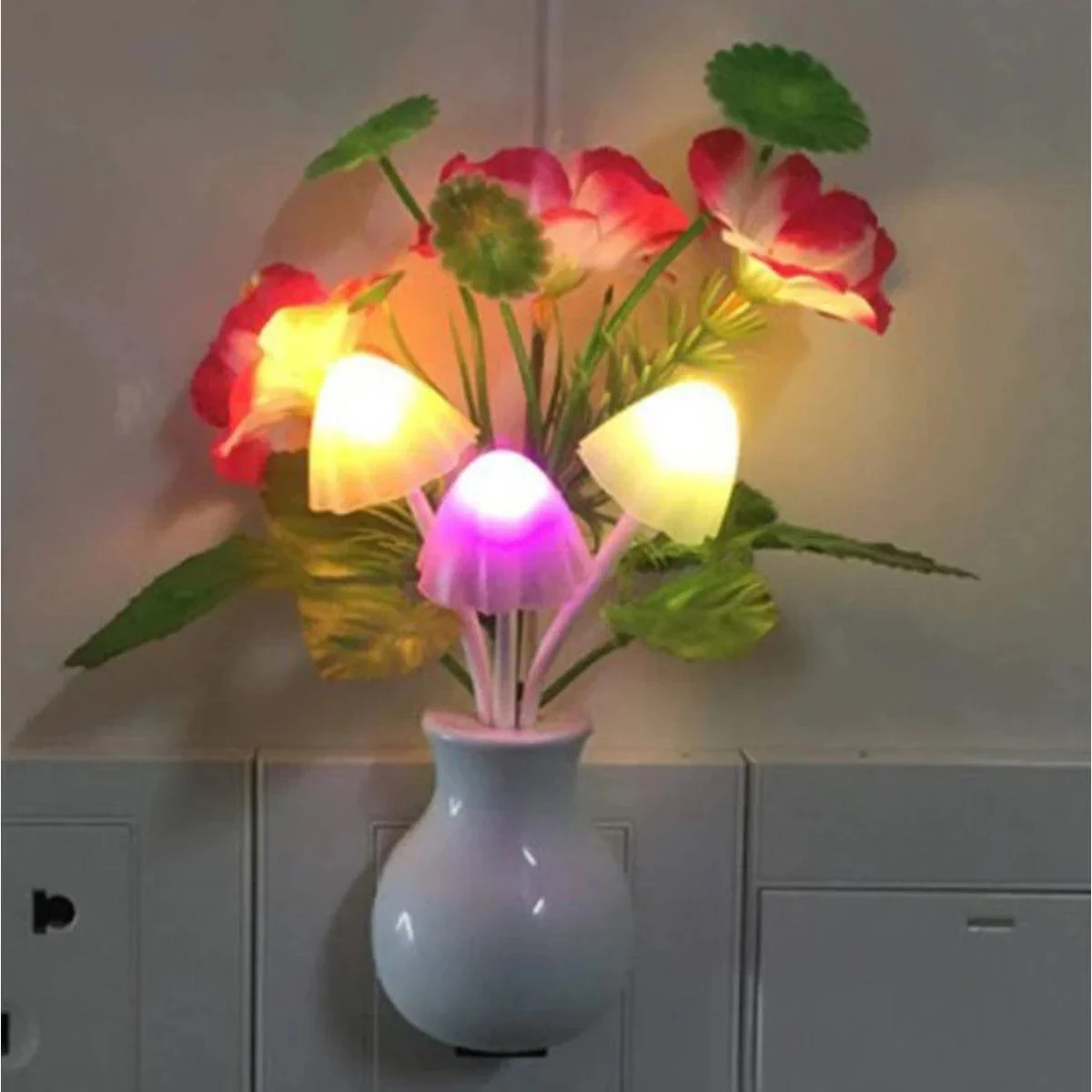 Plug-in Mushroom LED Night Light with Dusk to Dawn Sensor